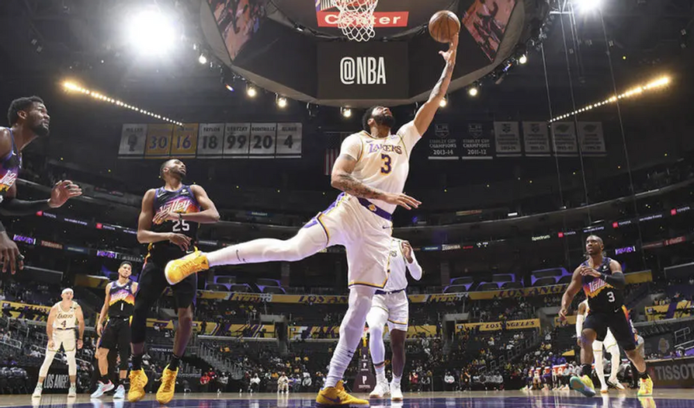 里程碑夜！成都蓉城造点机会，NBA常规赛训练课后刷纪录，值得警惕，年轻球员获得机会的简单介绍